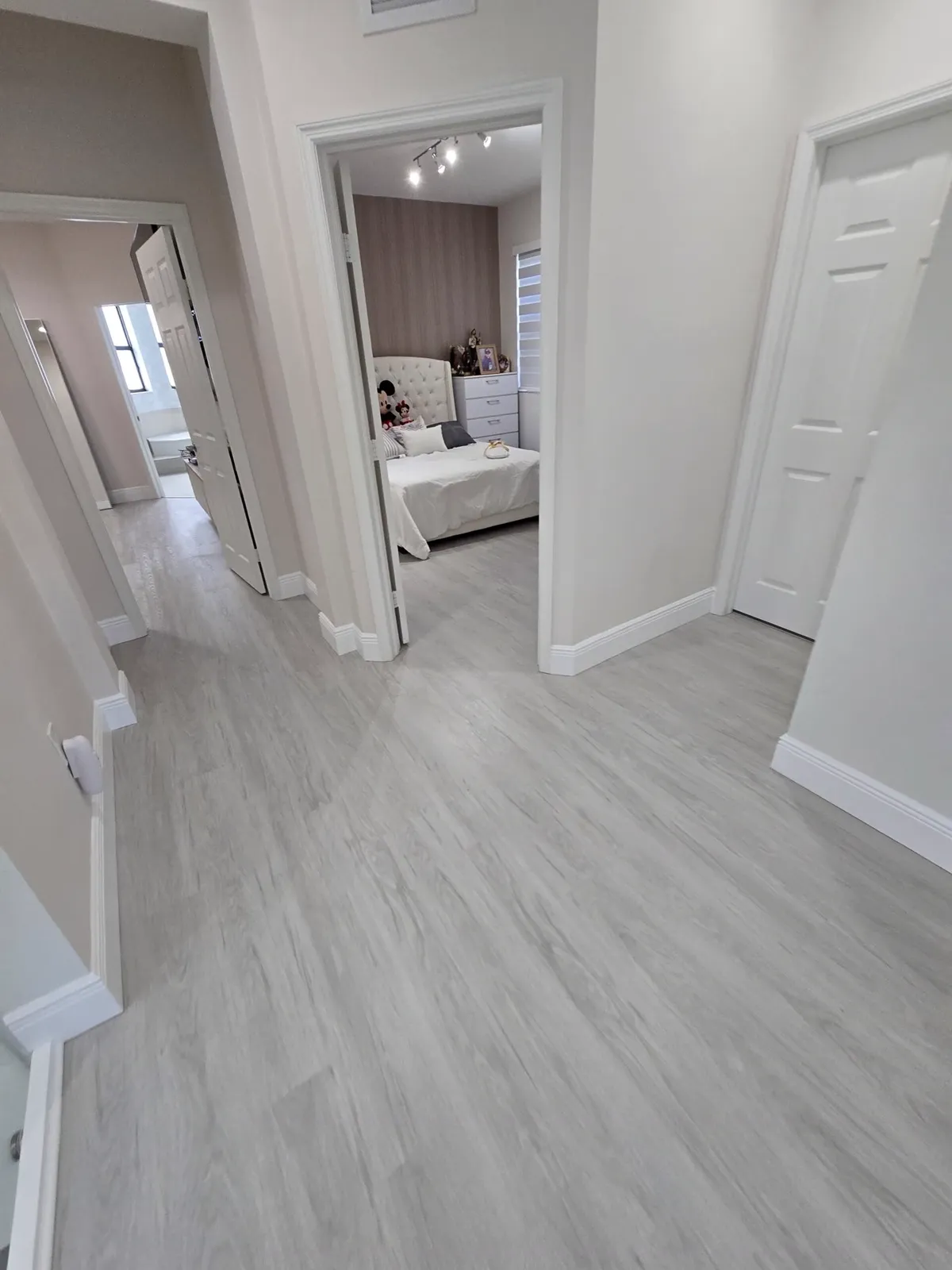 Luxury vinyl plank flooring installed by D'Landra Wooden Floors in South Florida