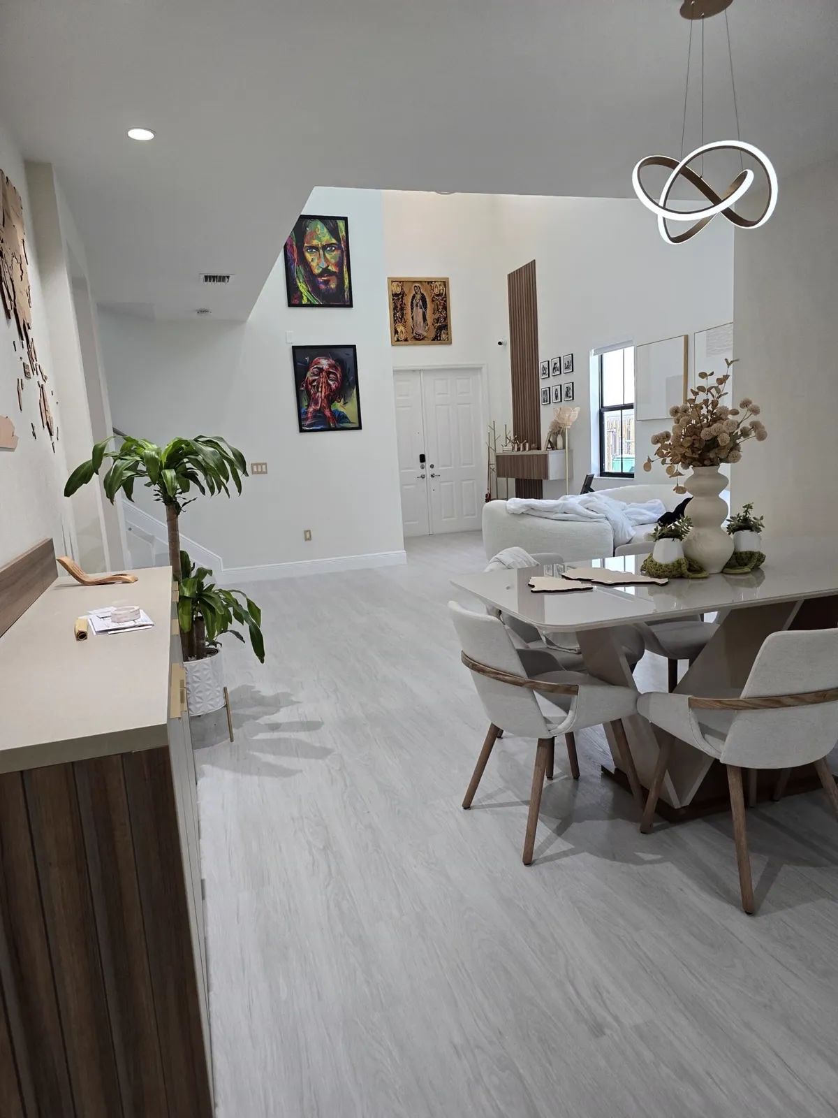 Luxury vinyl plank flooring installed by D'Landra Wooden Floors in South Florida