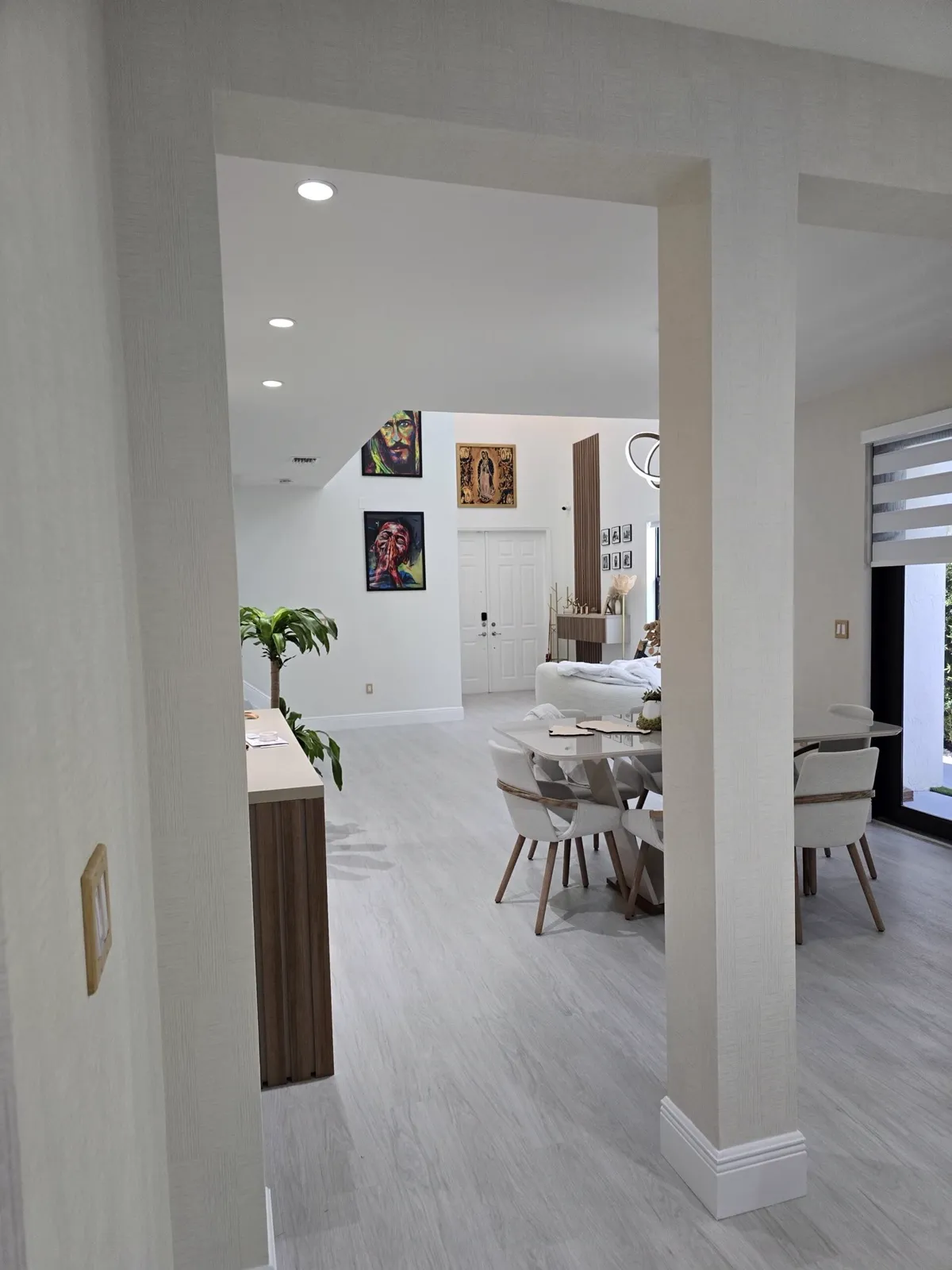 Luxury vinyl plank flooring installed by D'Landra Wooden Floors in South Florida